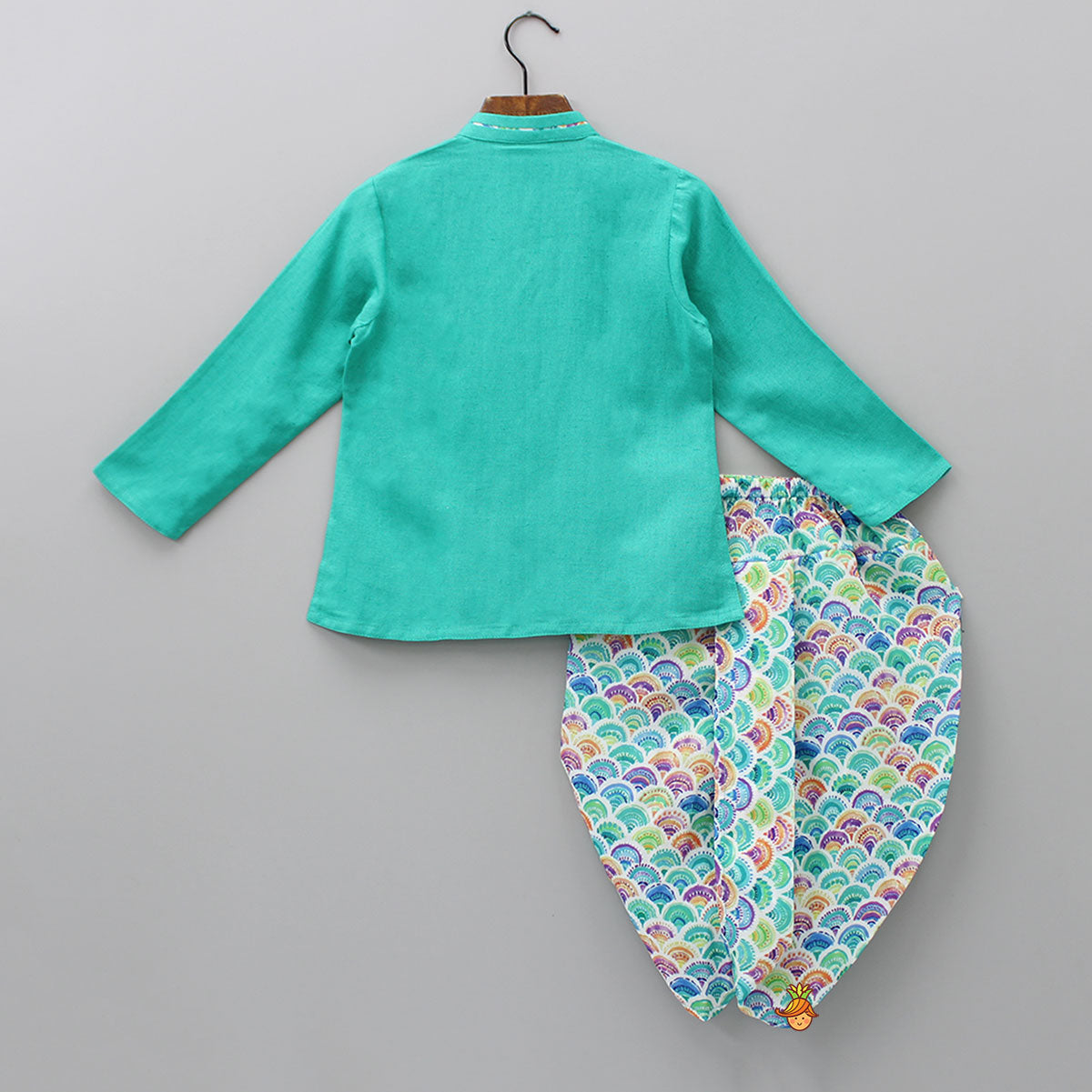 Zari Thread Embroidered Kurta With Colourful Dhoti And Mukut