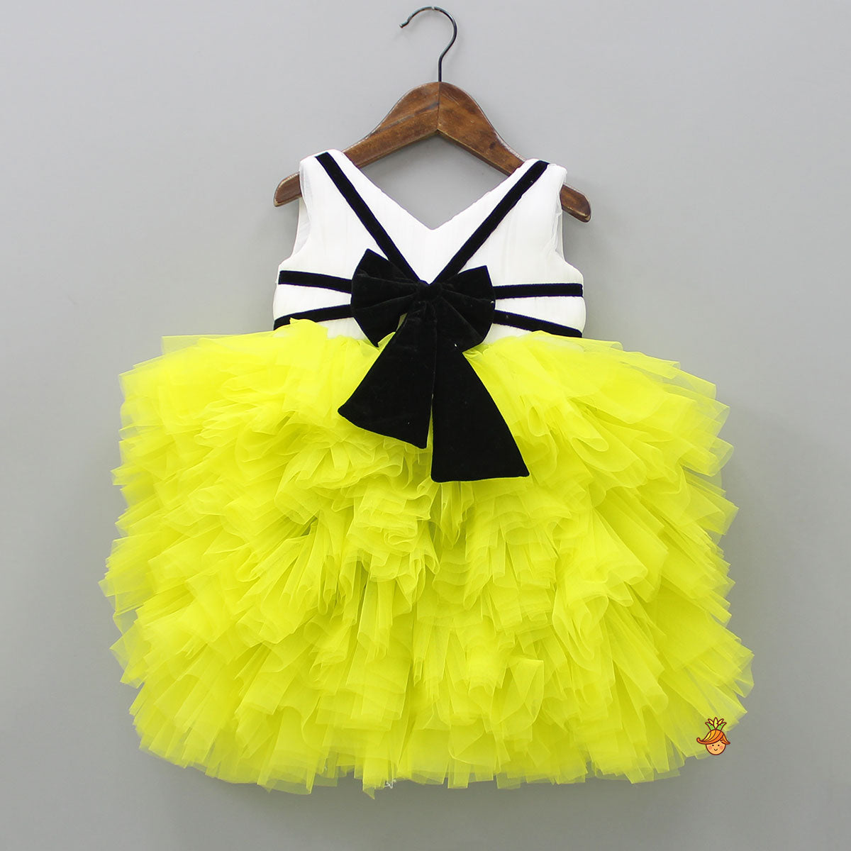 Pin Tuck Detailed Ruffle Frilly White And Lime Green Party Dress 5 - 6 Years Pin Tuck Detailed Ruffle Frilly White And Lime Green Party Dress 5 - 6 Years