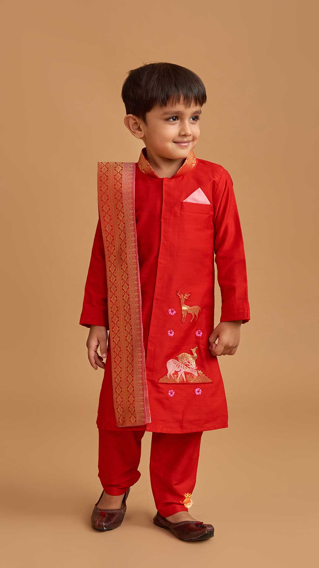 Reindeer Embroidered Red Kurta And Pyjama With Shawl