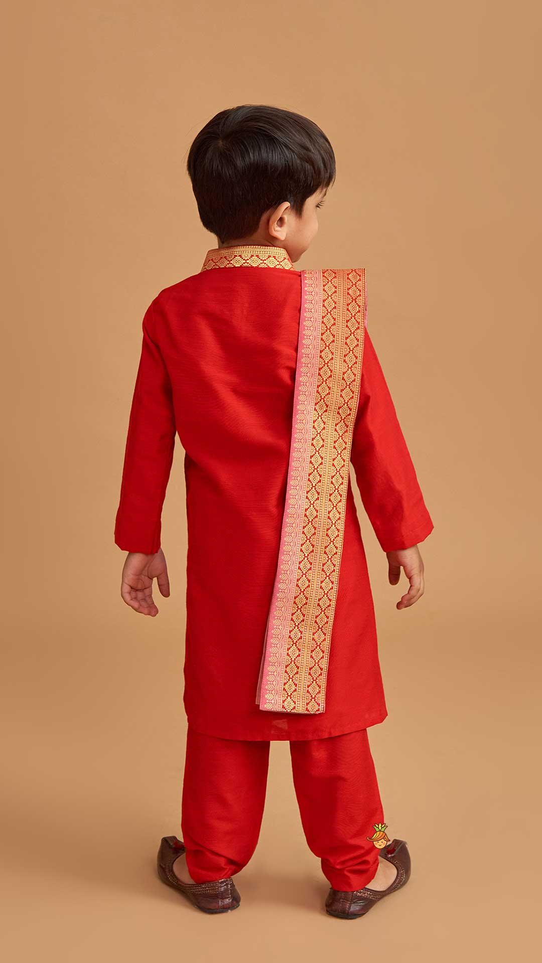 Reindeer Embroidered Red Kurta And Pyjama With Shawl