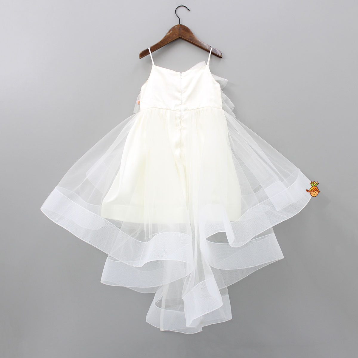 Stylish Off White Trail Dress With Bowie Pearl String Hair Clip
