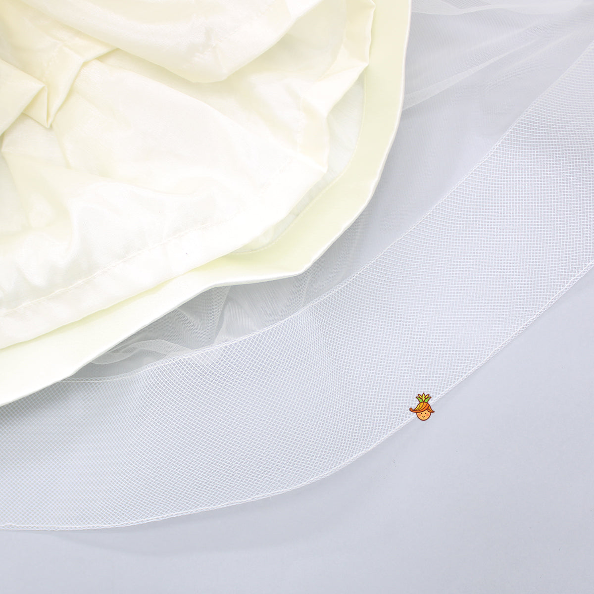 Stylish Off White Trail Dress With Bowie Pearl String Hair Clip