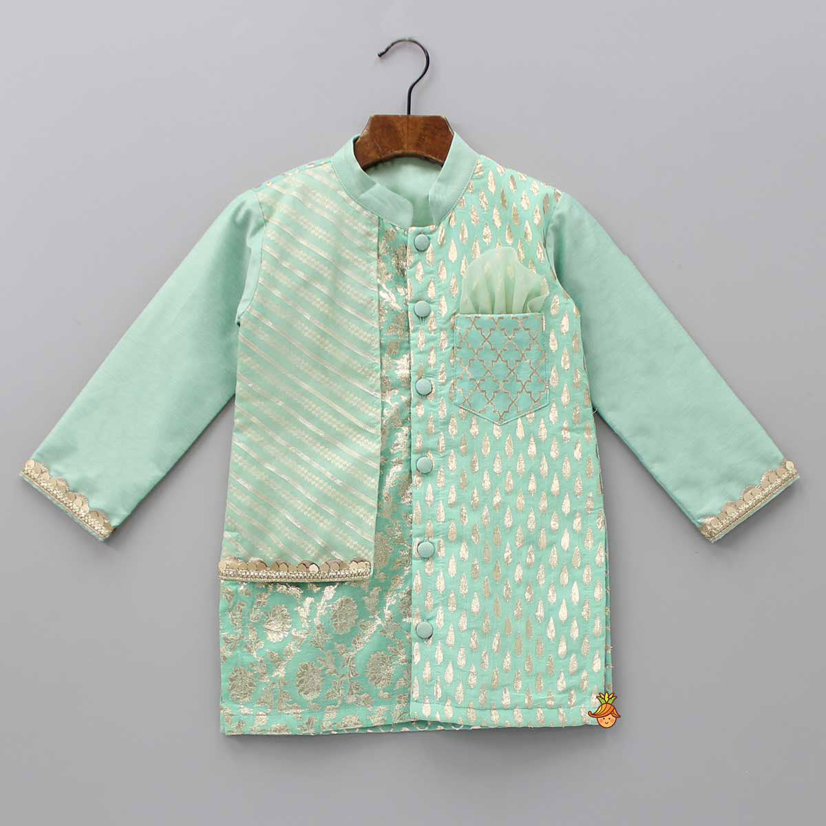 Attached Flap Patch Pocket Green Kurta And Off White Pyjama