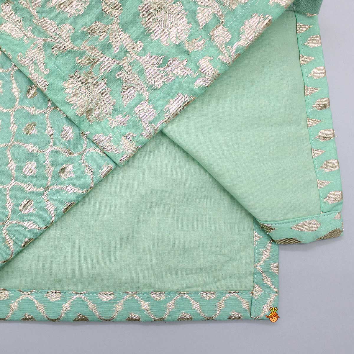 Attached Flap Patch Pocket Green Kurta And Off White Pyjama