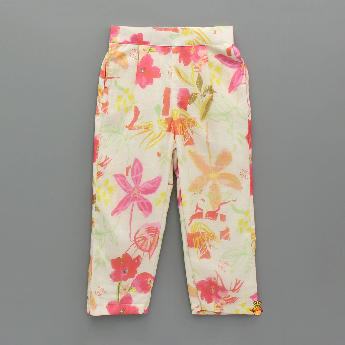 Puff Sleeves Printed Top And Dual Pocket Detail Pant