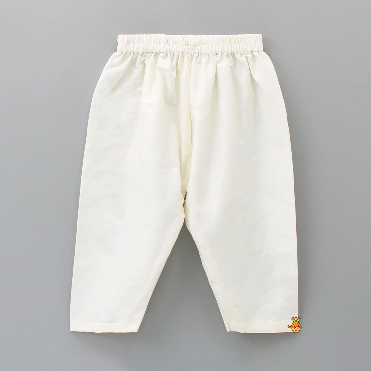 Attached Flap Patch Pocket Green Kurta And Off White Pyjama