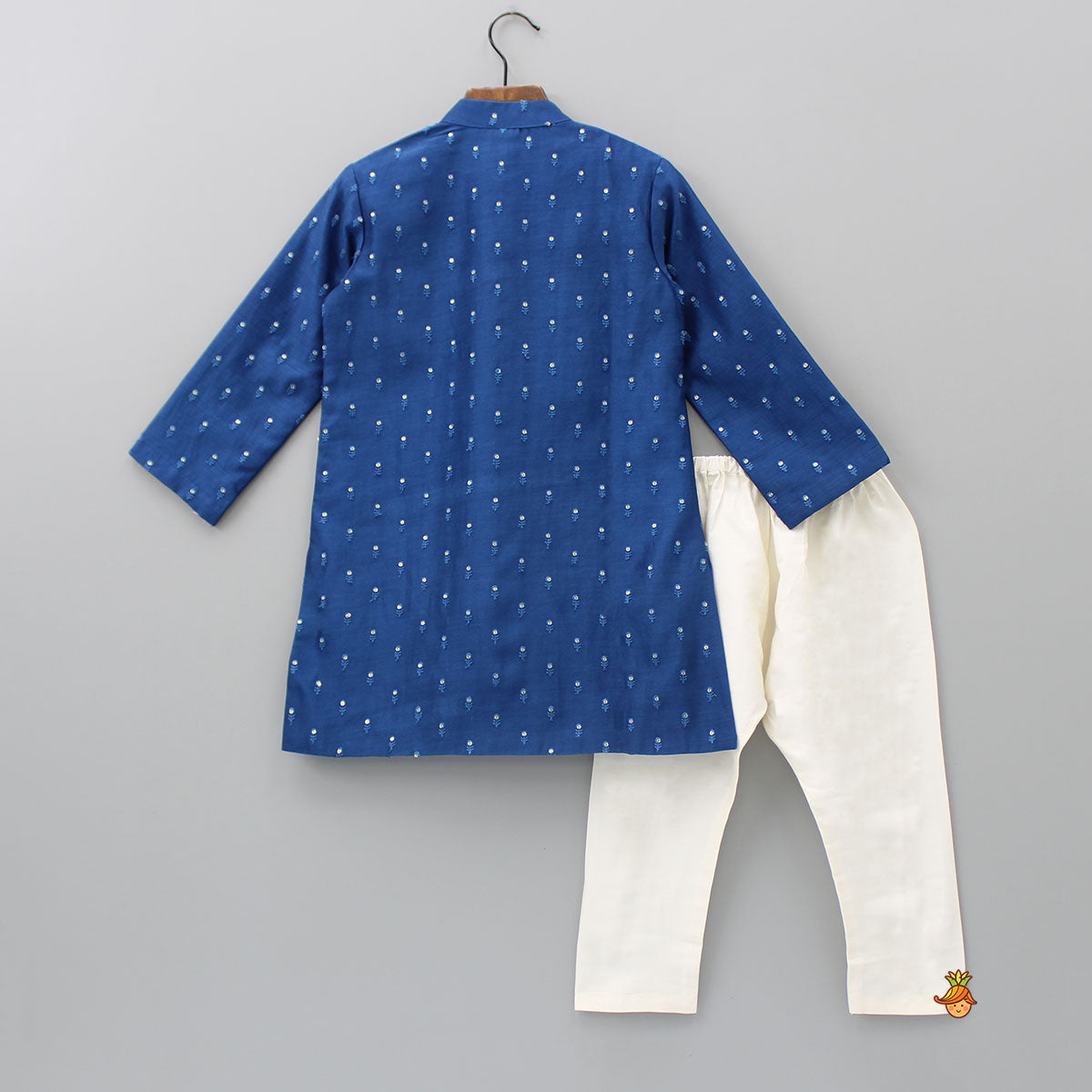 Booti Embroidered Kurta With Off White Pyjama