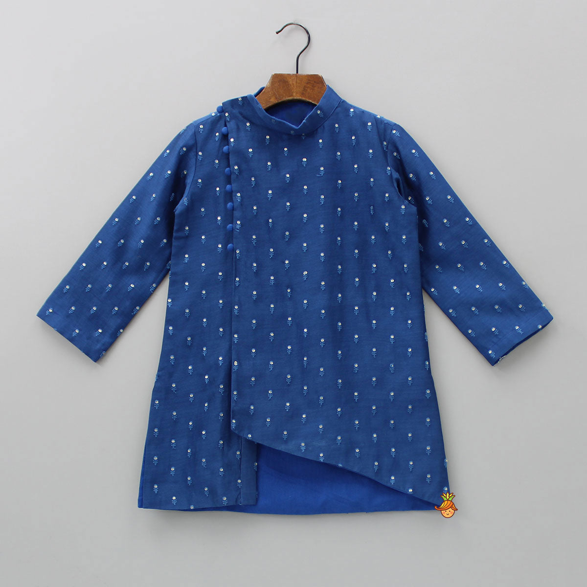 Booti Embroidered Kurta With Off White Pyjama
