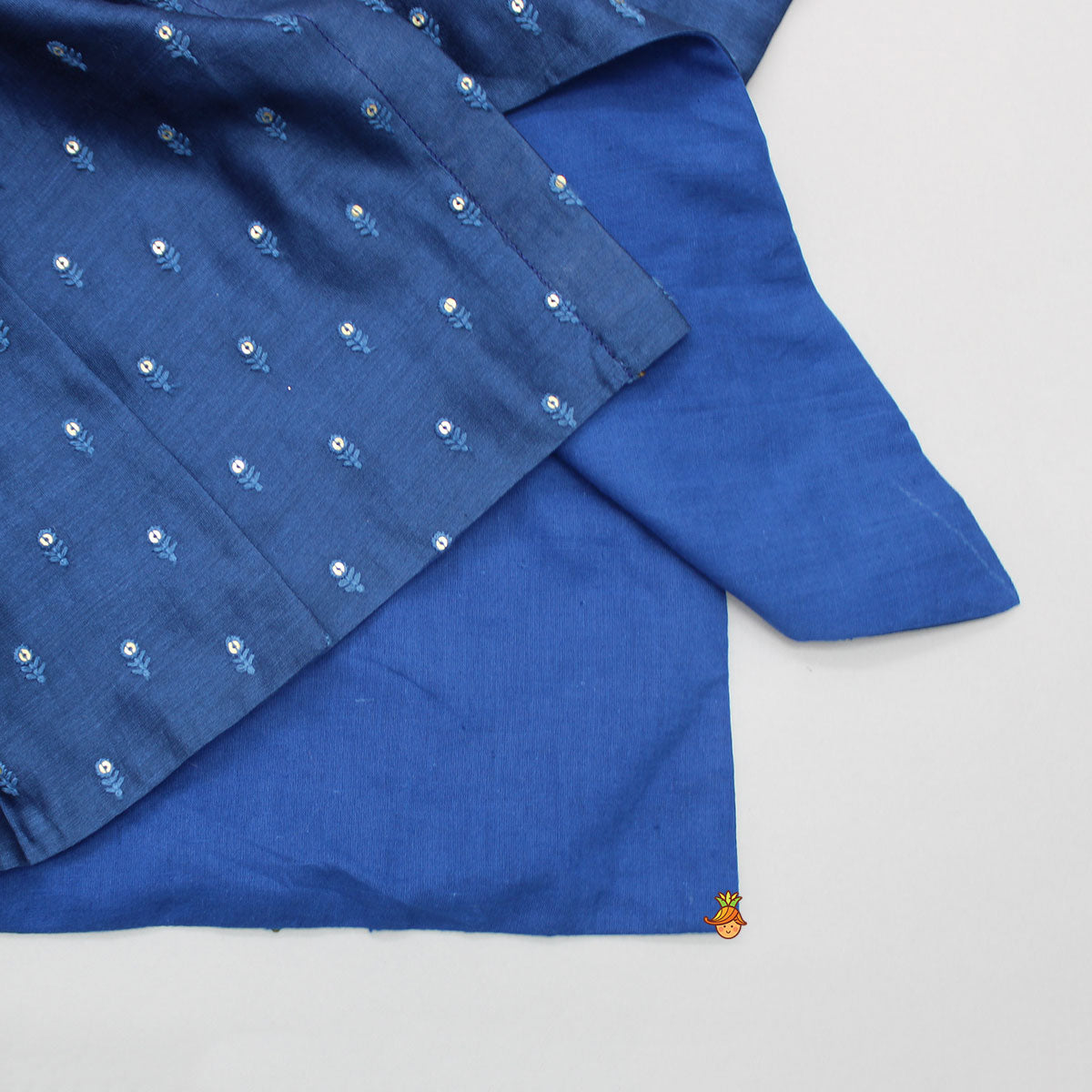 Booti Embroidered Kurta With Off White Pyjama