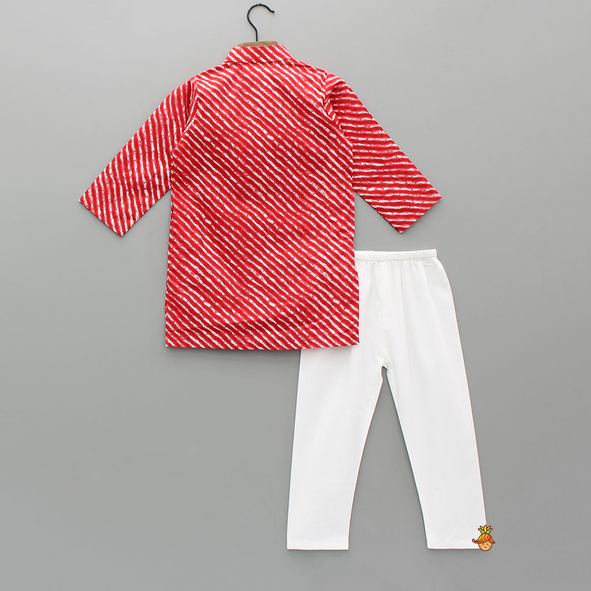 Leheriya Printed Mandarin Collar Red Kurta With White Pyjama
