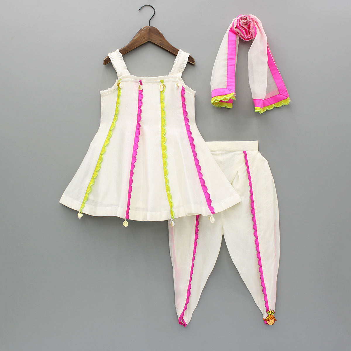 Scalloped Lace Detailed Kurti And Dhoti With Dupatta
