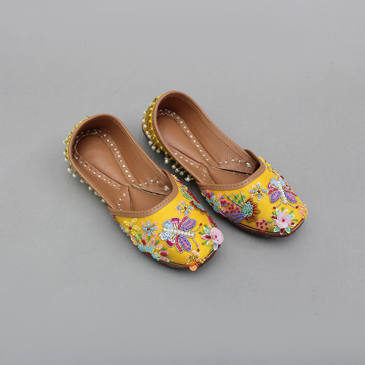 Embroidered Adorable Yellow Jutti
