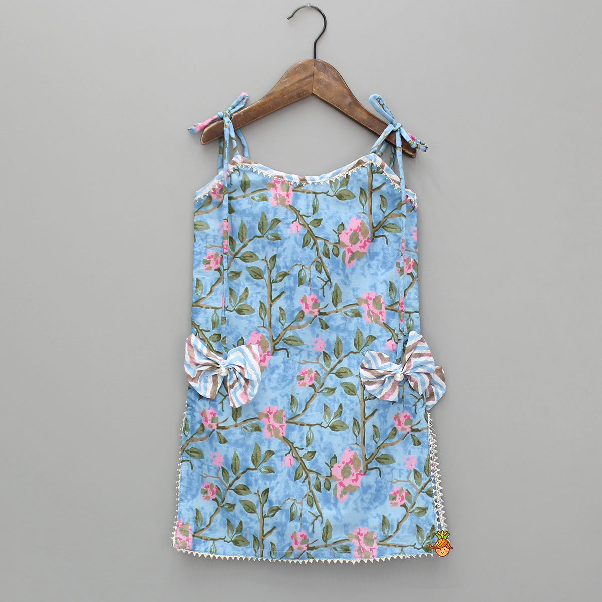 Tie Up Straps Floral Printed Blue Kurti And Chevron Dhoti
