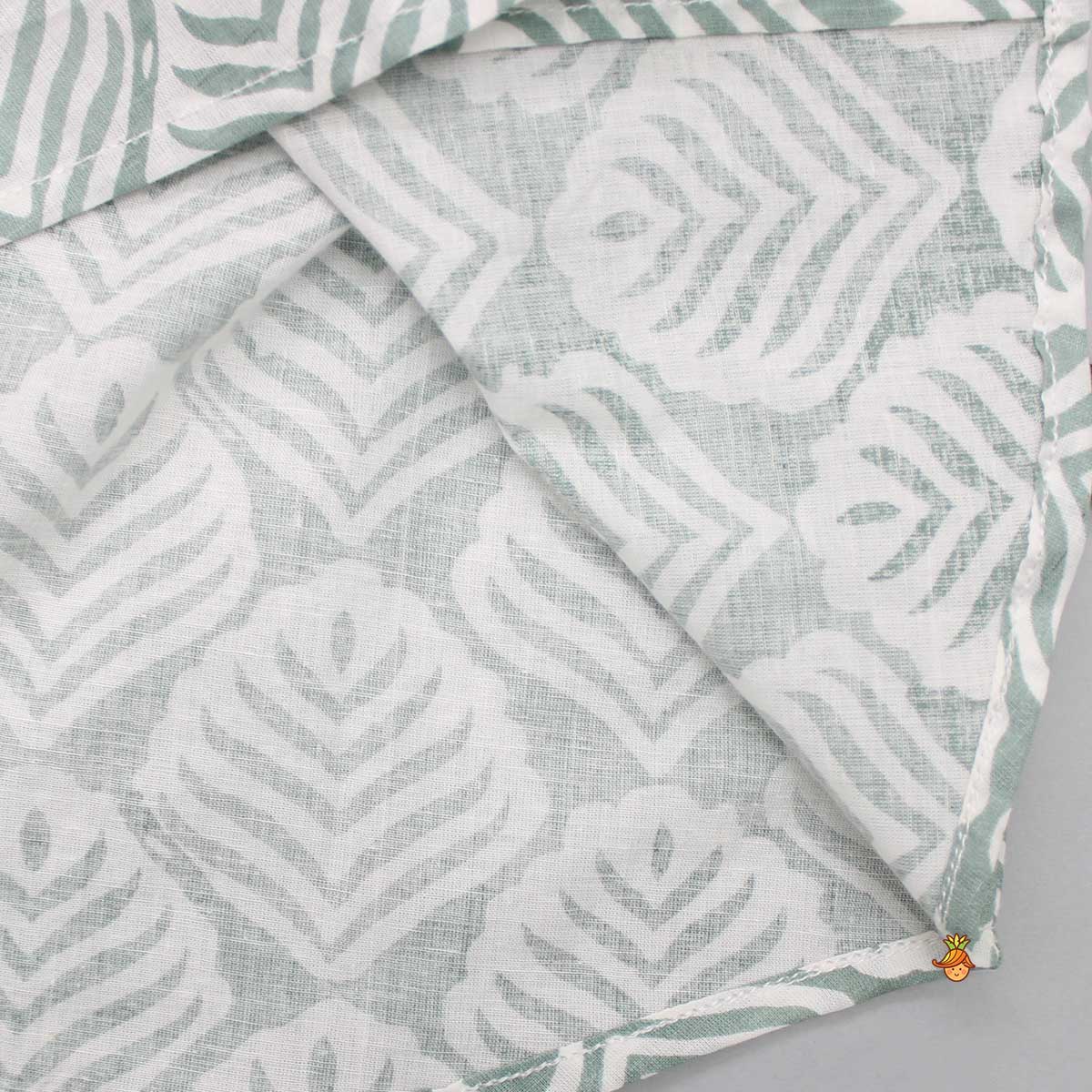 Pocket Detail Printed Collar Neck Green And White Shirt