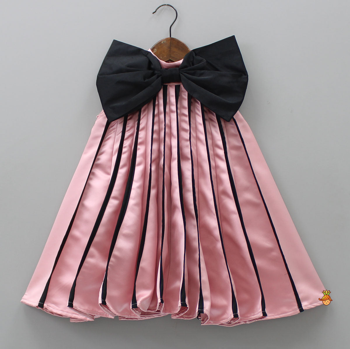 Charming Pink And Black Stylish Pleated Dress