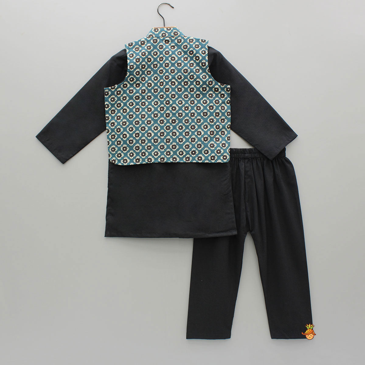 Pockets Detail Black Kurta With Printed Jacket And Pyjama