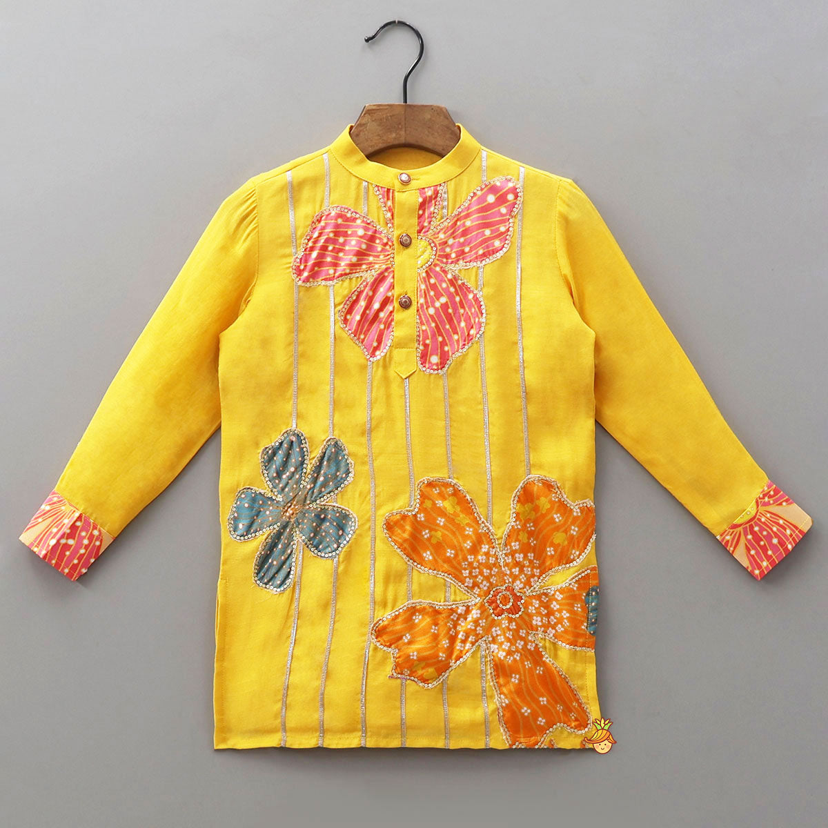 Sequined Floral Printed Kurta With Pyjama.