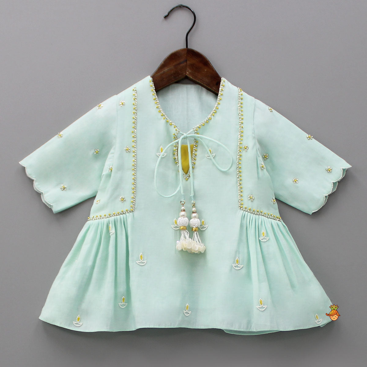 Diya Embroidered Green Kurti And Pant
