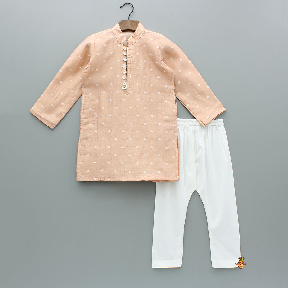 Butti Work Peach Kurta And Pyjama