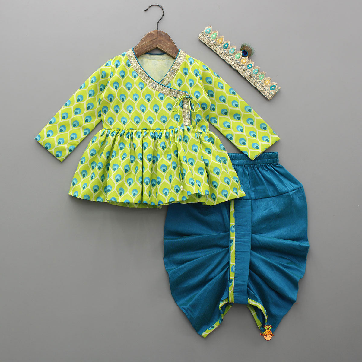 Printed Angarkha Style Green Kurta And Dhoti With Mukut