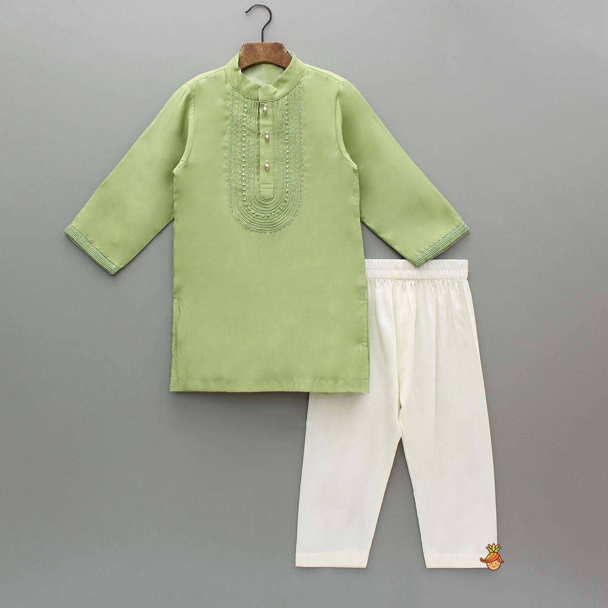 Embroidered Green Kurta And Pyjama