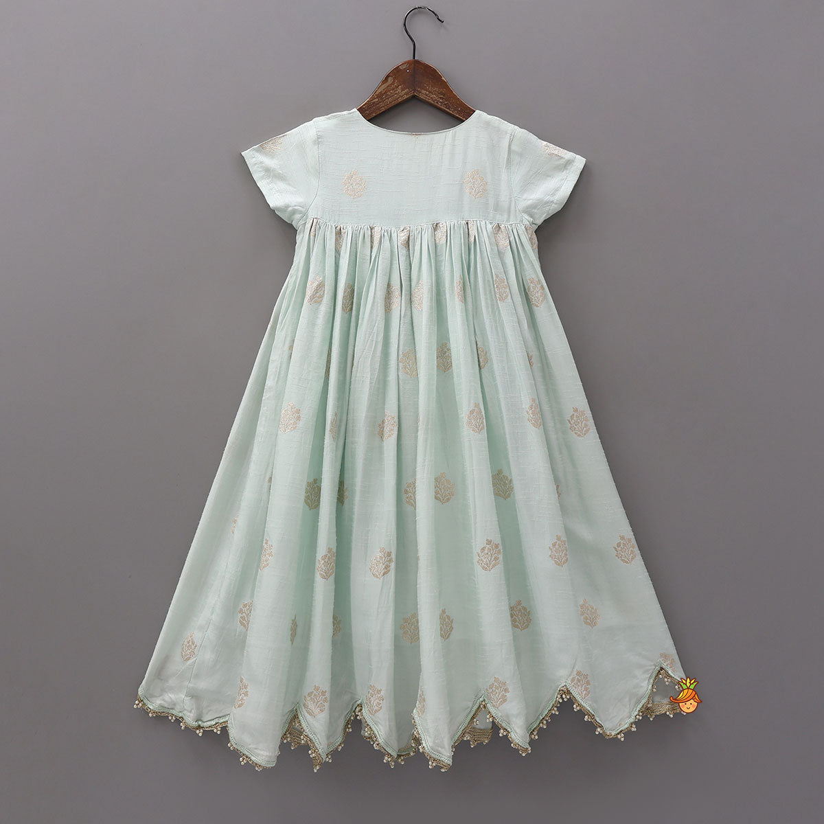 Elegant Kurti With Scalloped Hem