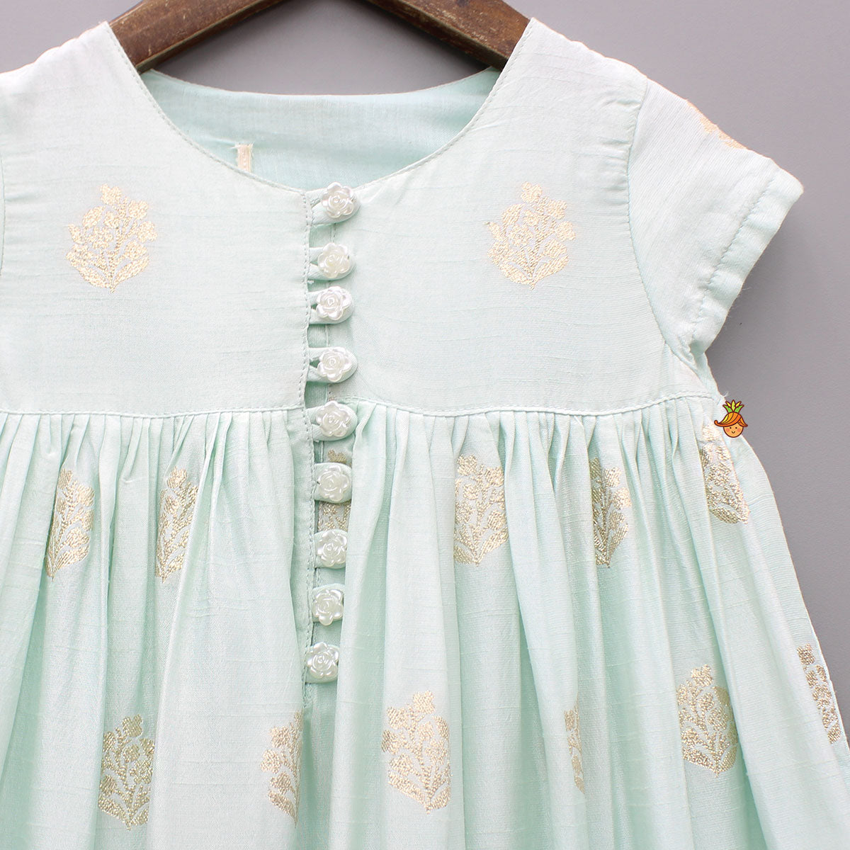 Embroidered Green Scalloped Hem Kurti