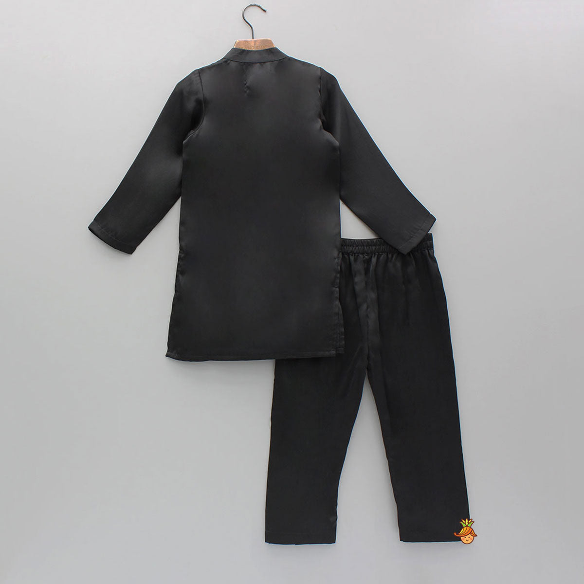 Black Embellished Kurta And Pant