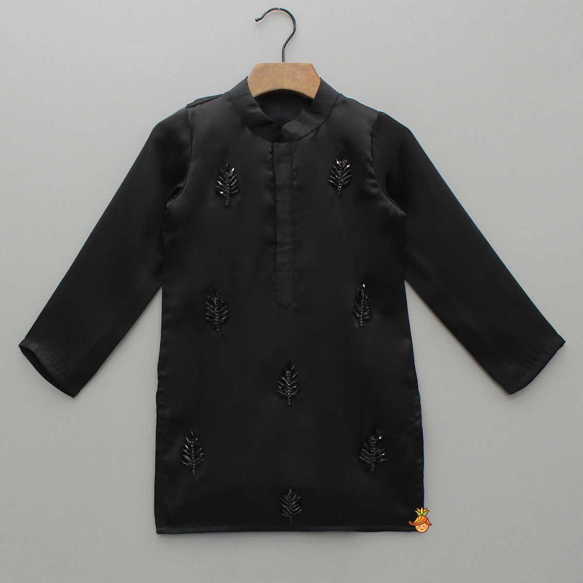 Black Embellished Kurta And Pant