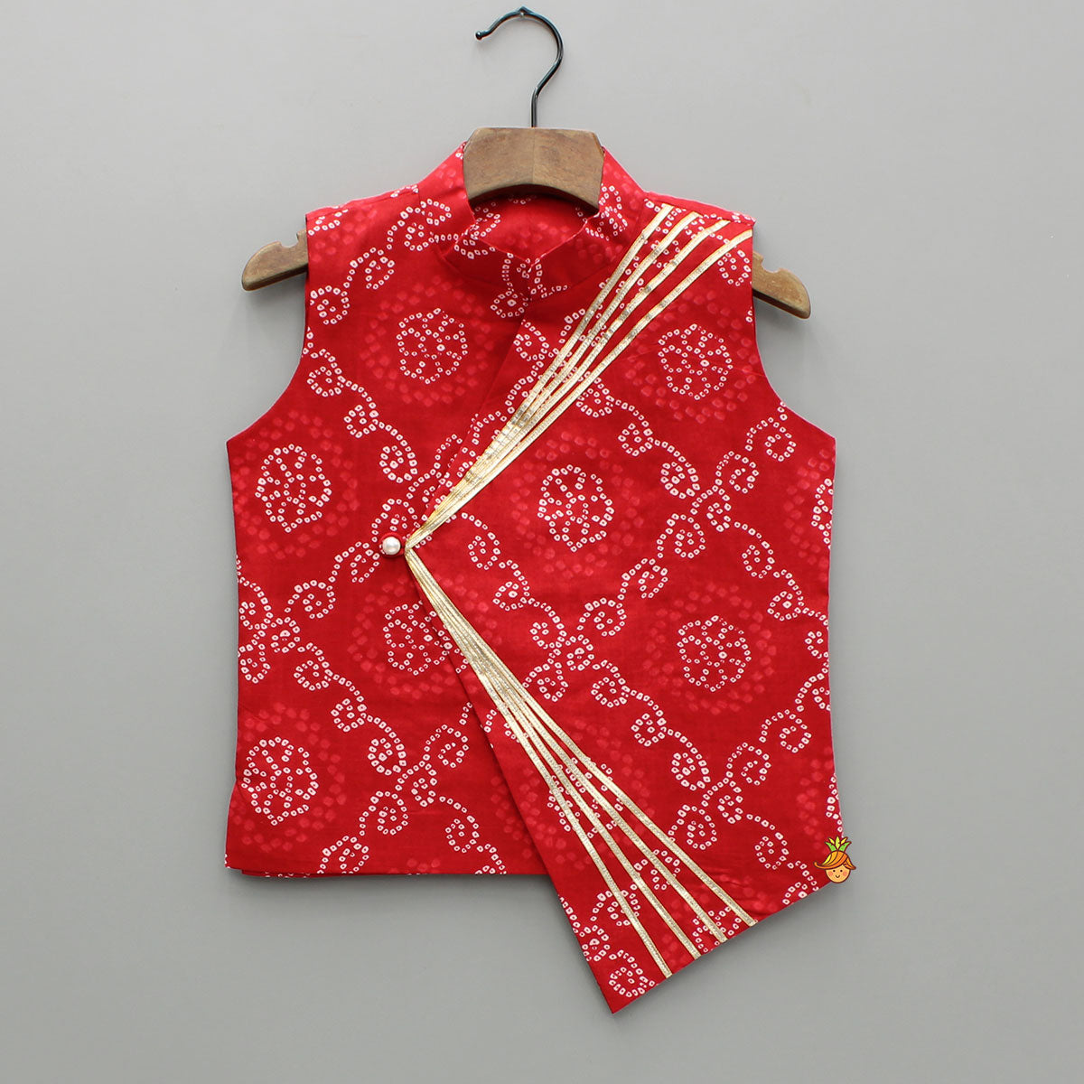 Bandhani Printed Kurta With Red Jacket And Leheriya Dhoti