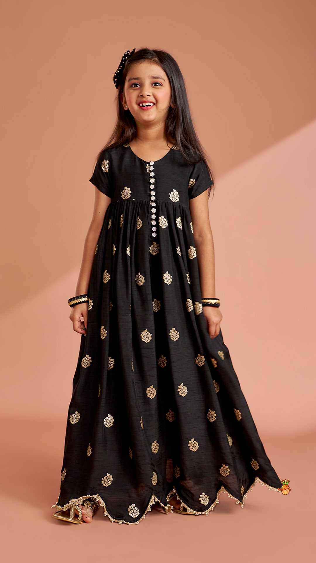 Black Embroidered Scalloped Hem Kurti