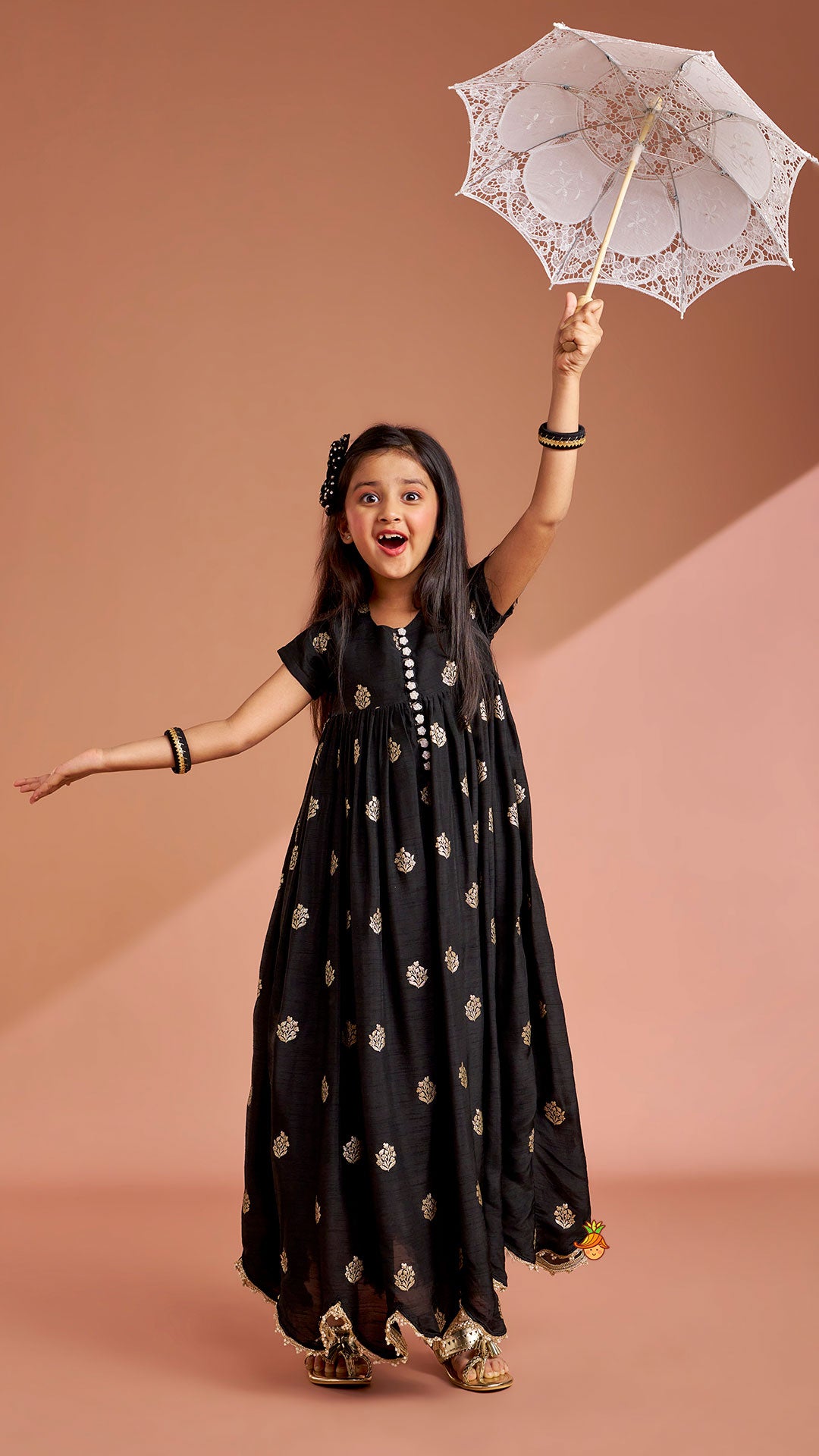 Black Embroidered Scalloped Hem Kurti
