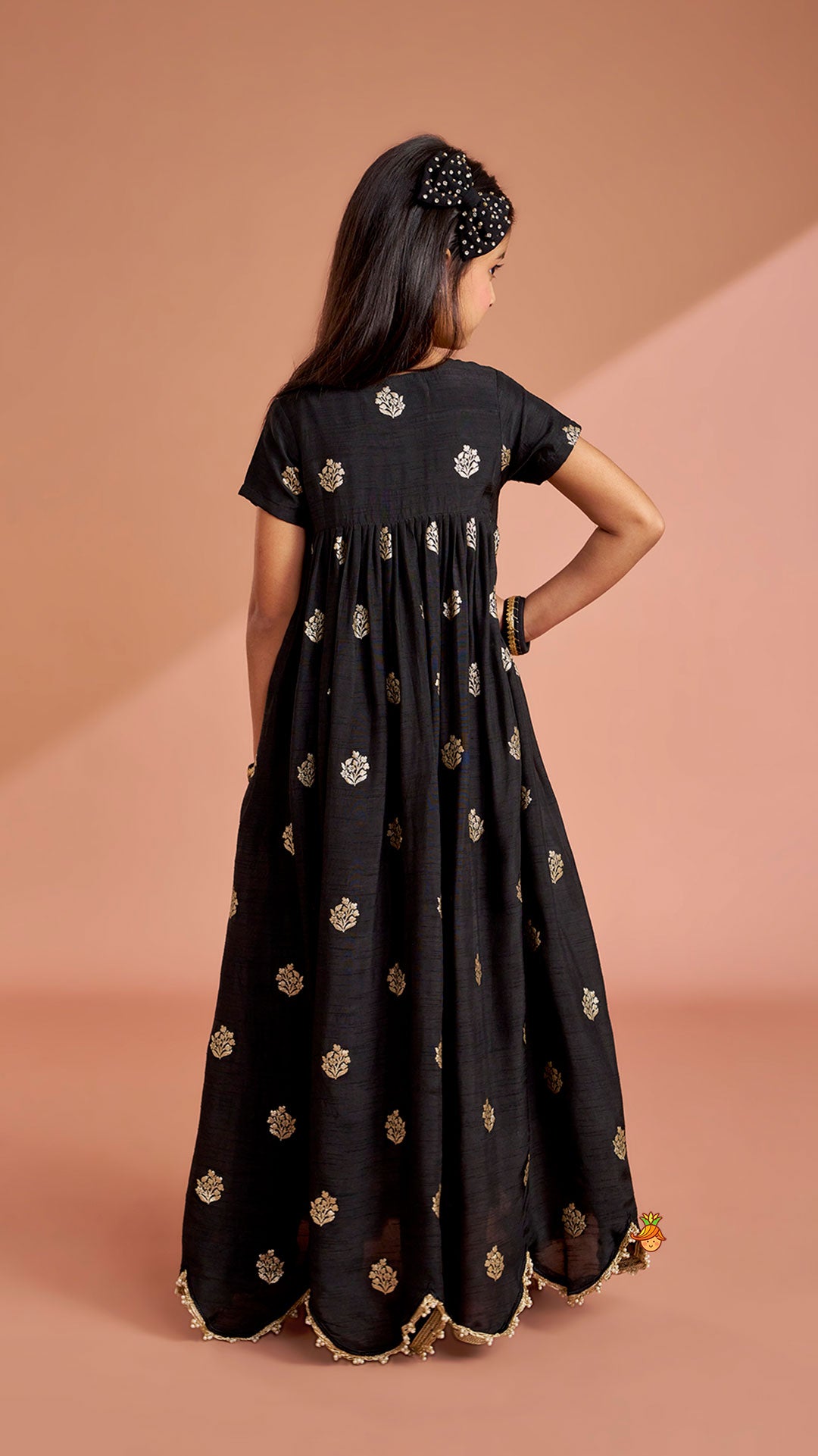 Black Embroidered Scalloped Hem Kurti