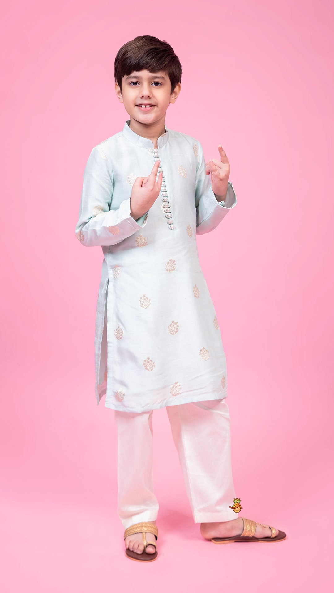 Kurta With Detailed Loop Buttons And Pyjama