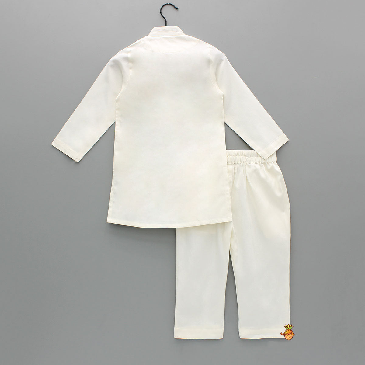 Off White Gota Lace Detailed Kurta And Pyjama