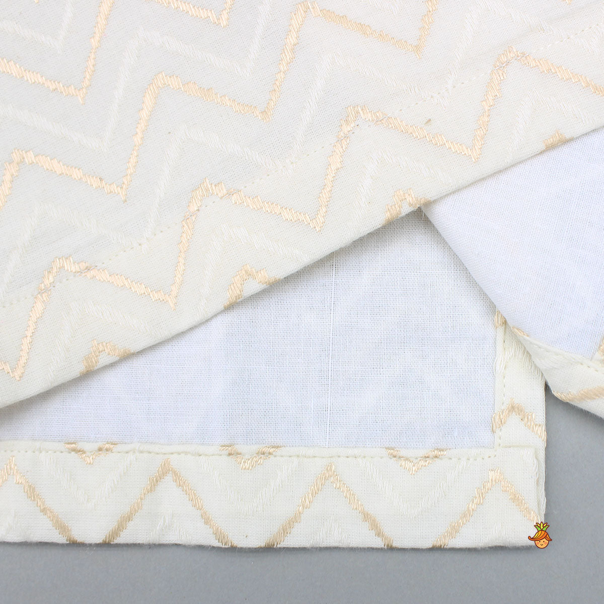 Chevron Embroidered Off White Kurta And Dual Tone Dhoti