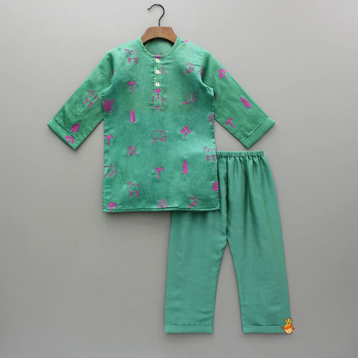 Green Embroidered Kurta And Pyjama