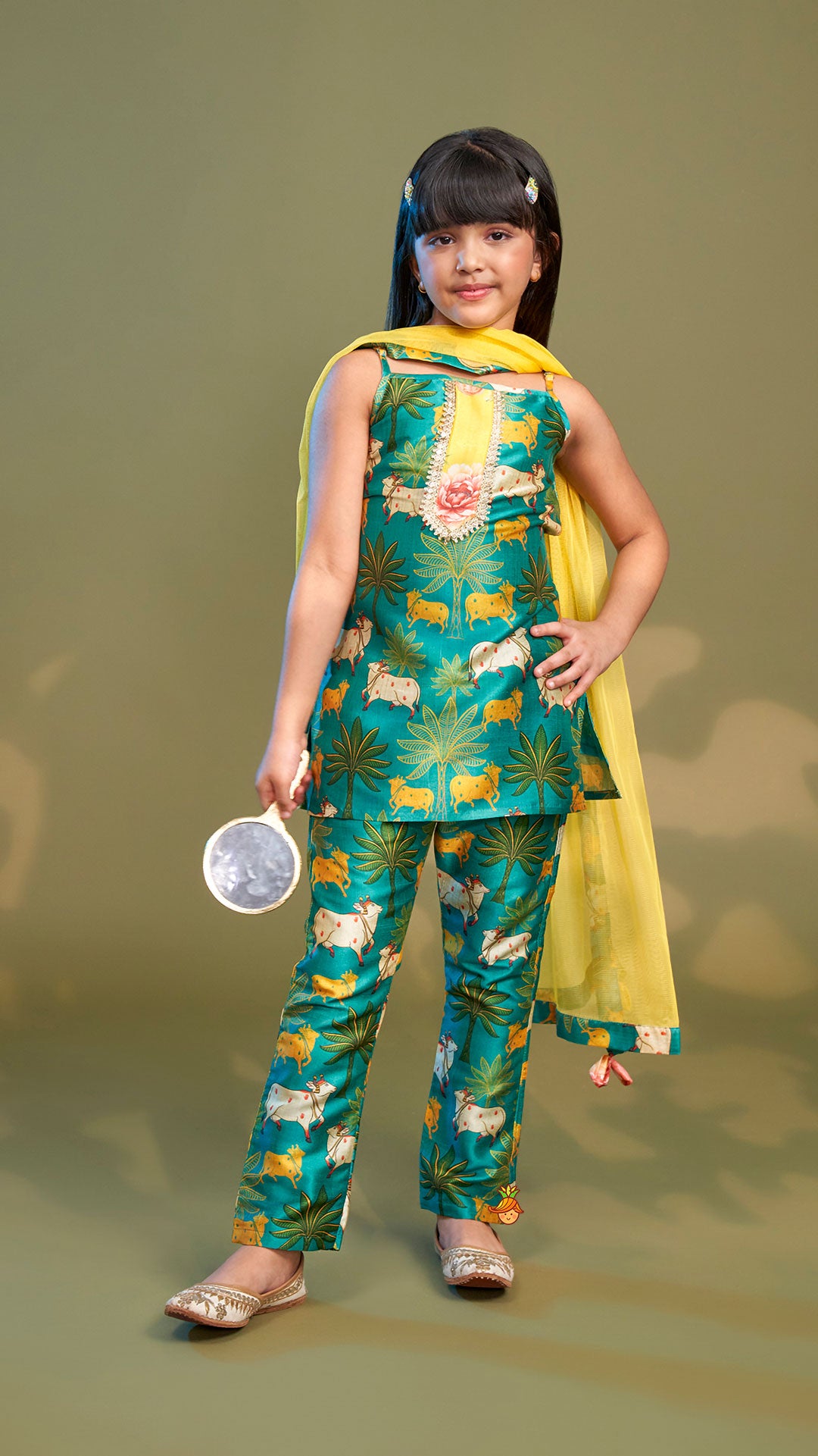 Ethnic Printed Kurti And Pant With Net Dupatta