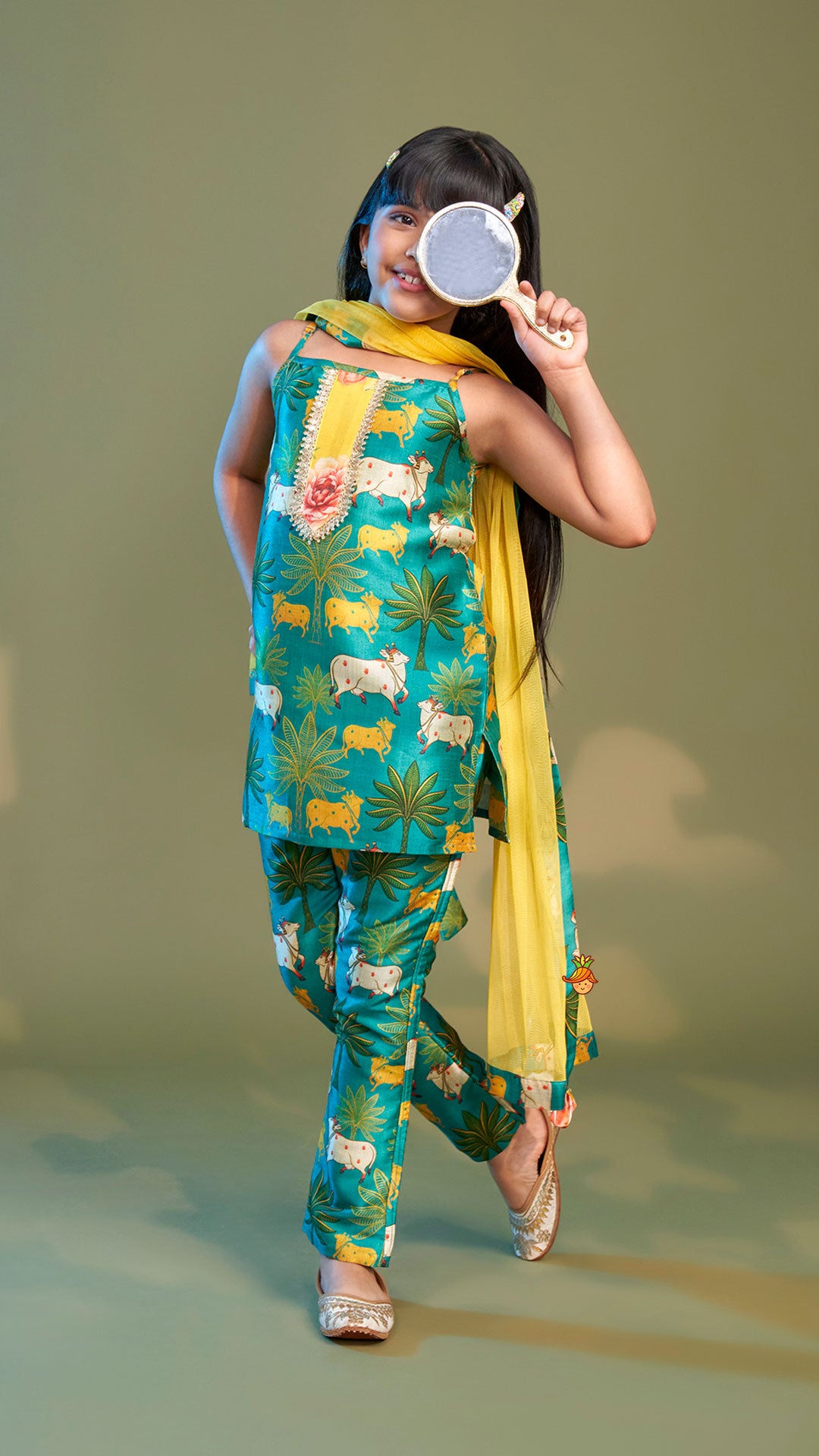 Ethnic Printed Kurti And Pant With Net Dupatta