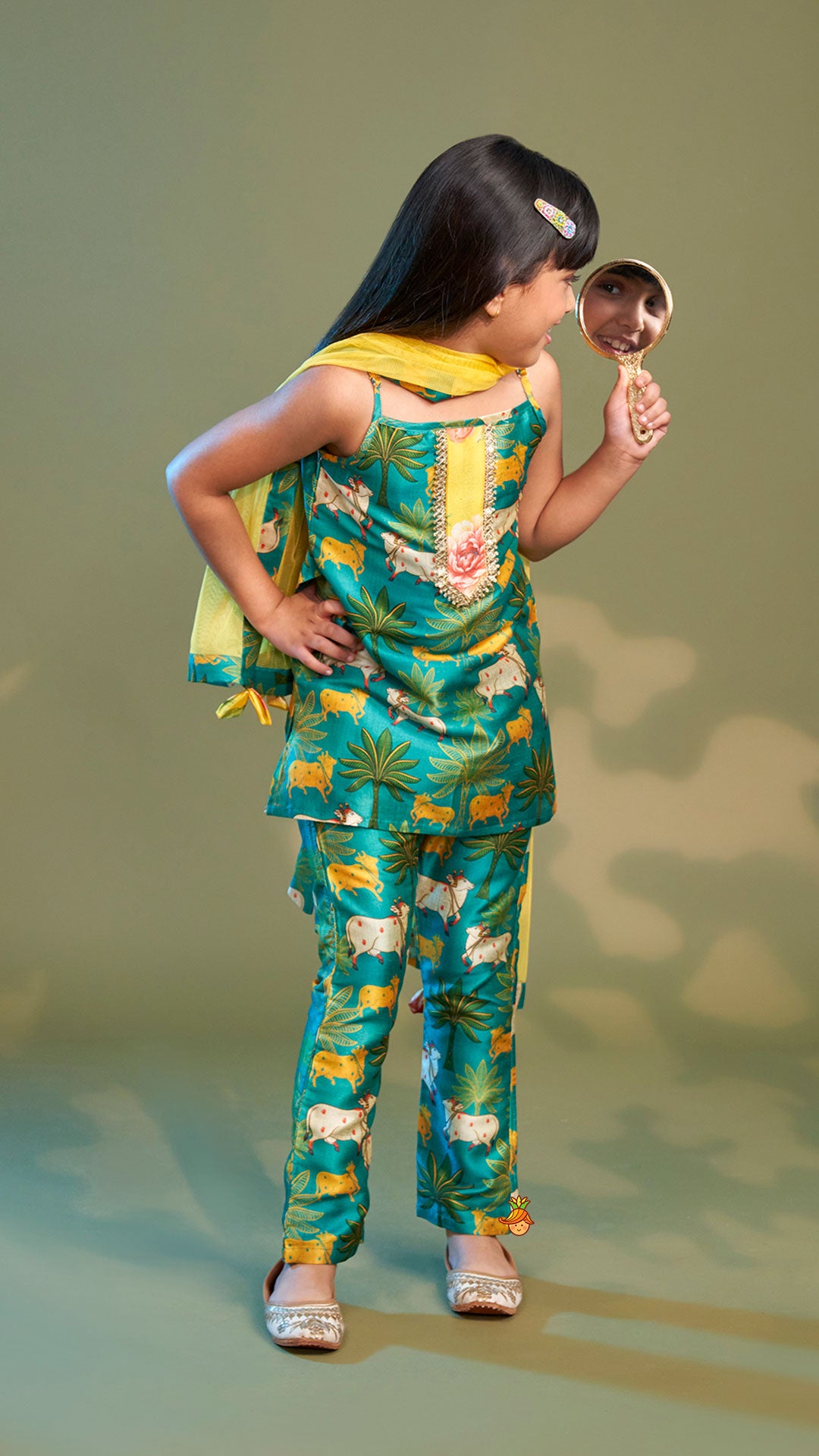 Ethnic Printed Kurti And Pant With Net Dupatta