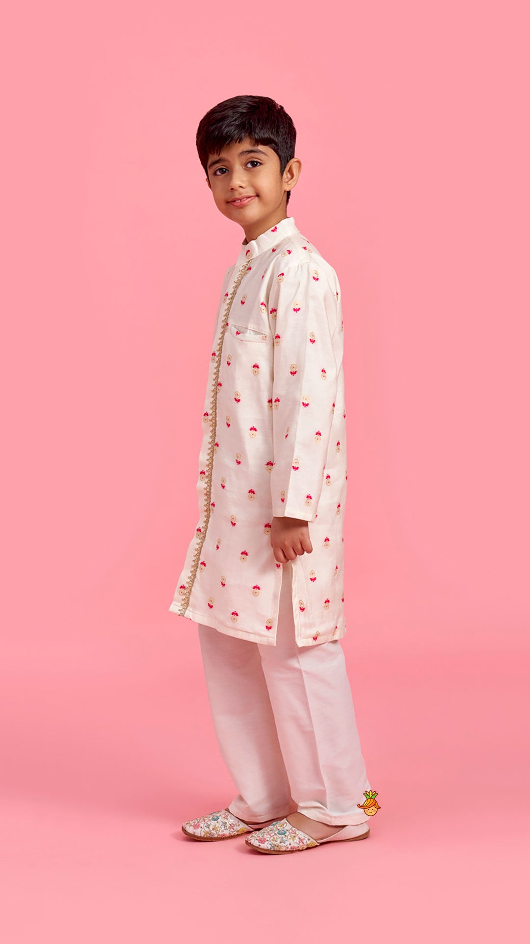 Off White Booti Embroidered Kurta With Pyjama