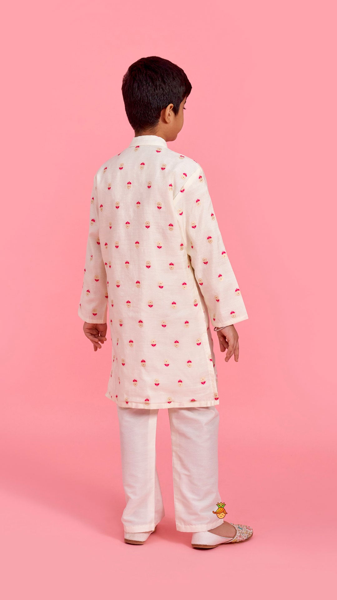 Off White Booti Embroidered Kurta With Pyjama