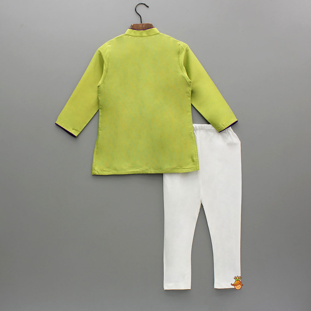 Bird Embroidered Green Kurta With Off White Pyjama