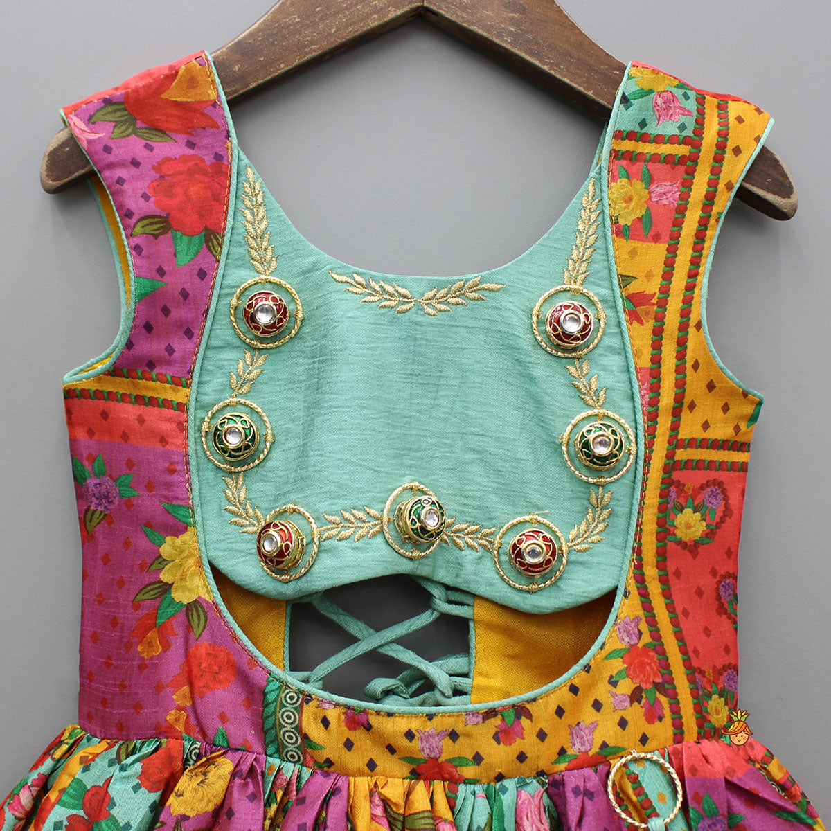 Elegant Multicolour Printed Sleeveless Dress With Attached Bag And Matching Hairband