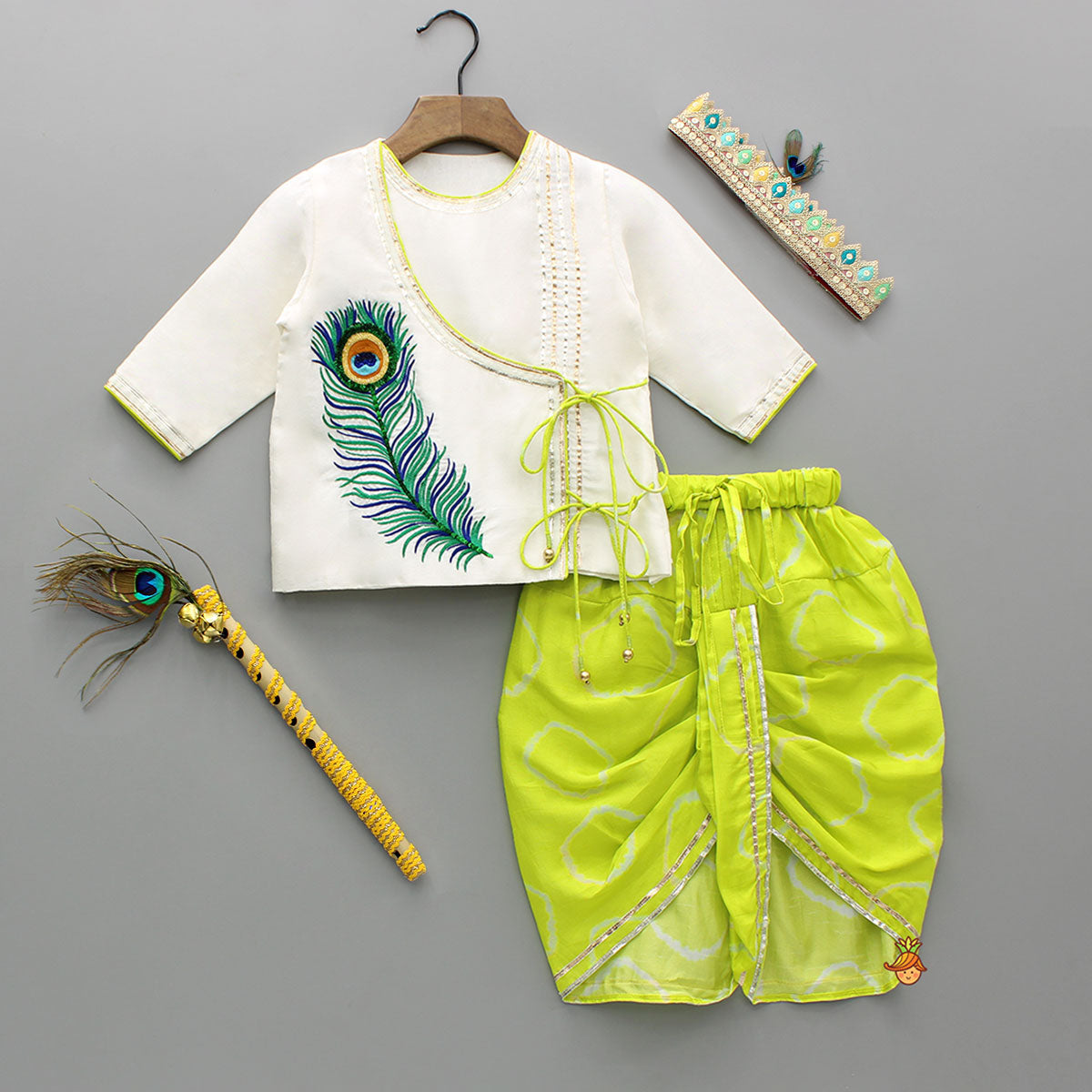 Mor Pankh Embroidered Off White Kurta And Green Dhoti With Mukut And Basuri