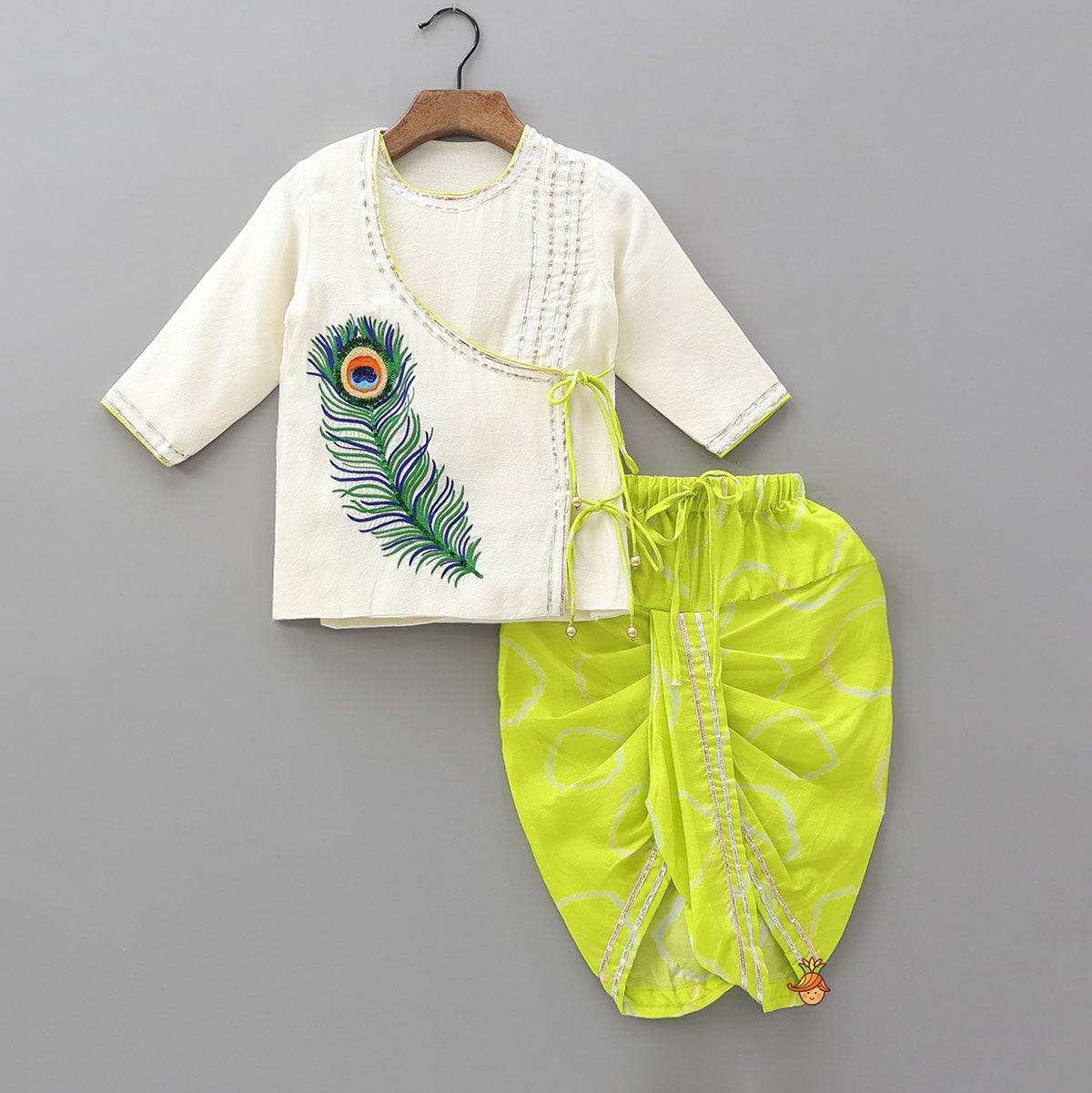 Mor Pankh Embroidered Kurta And Dhoti With Mukut And Basuri