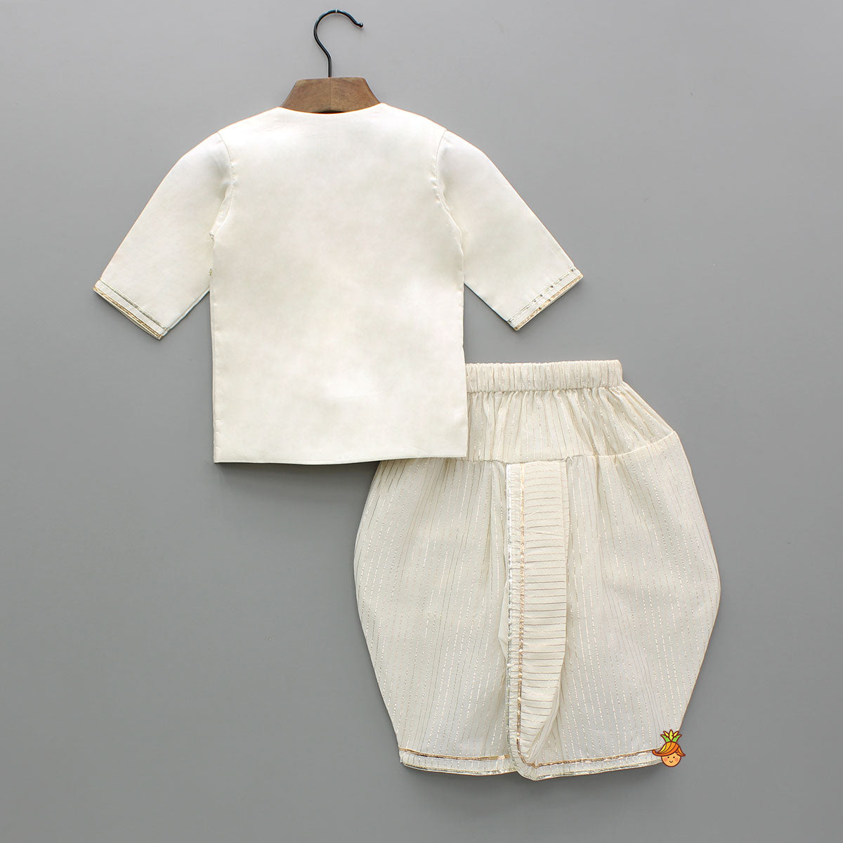 Floral Hand-Painted Off-White Kurta And Lurex Striped Dhoti With Mor Pankh Mukut And Basuri