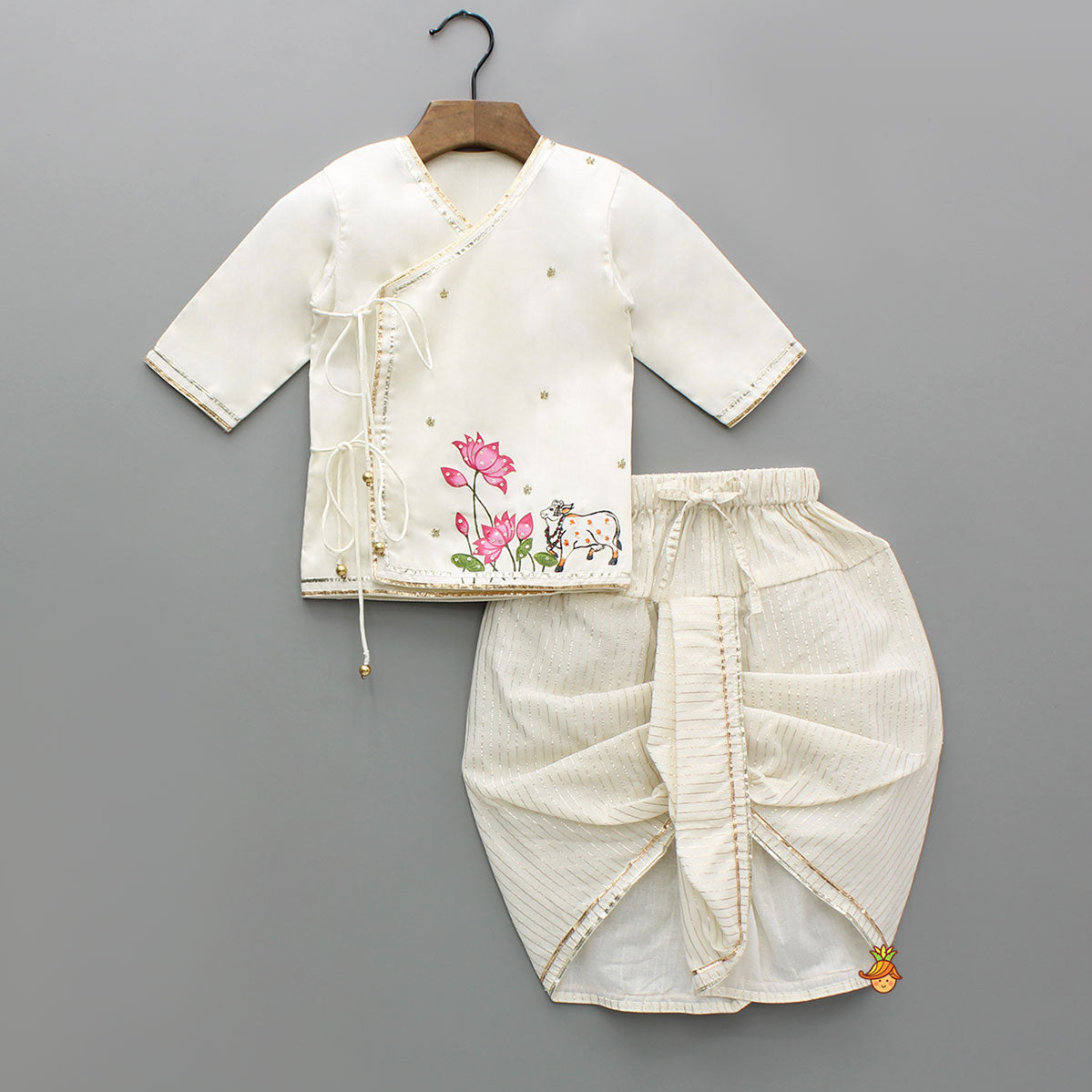 Floral Hand-Painted Off-White Kurta And Lurex Striped Dhoti With Mor Pankh Mukut And Basuri