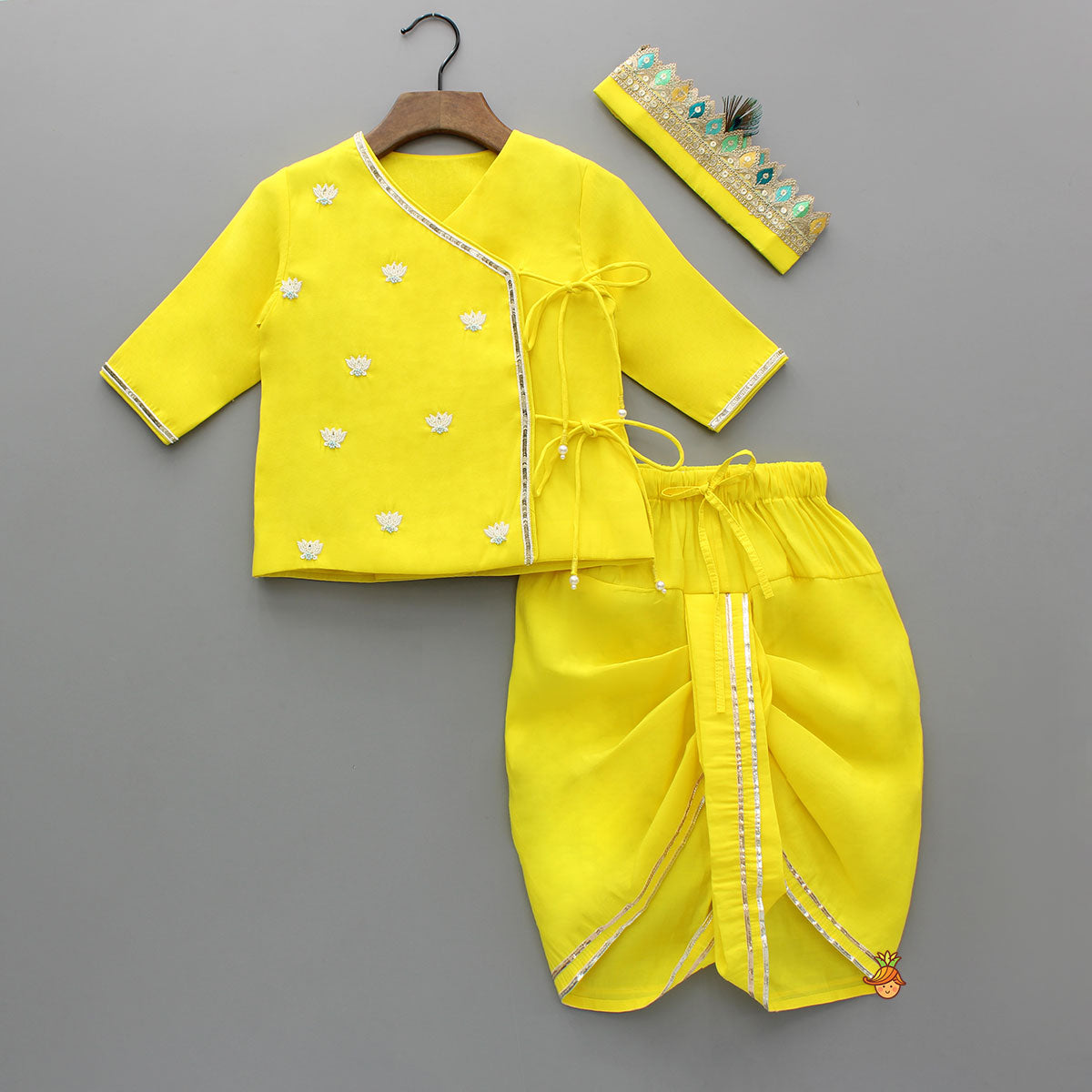 Dual Knot Detail Yellow Kurta And Dhoti With Mor Pankh Mukut