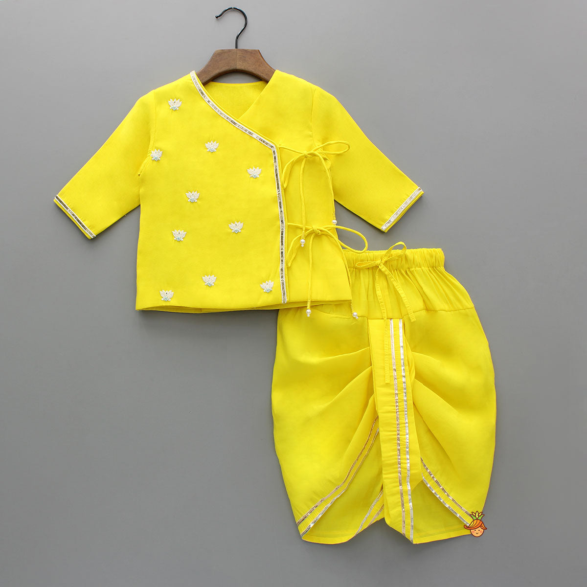 Dual Knot Detail Yellow Kurta And Dhoti With Mor Pankh Mukut